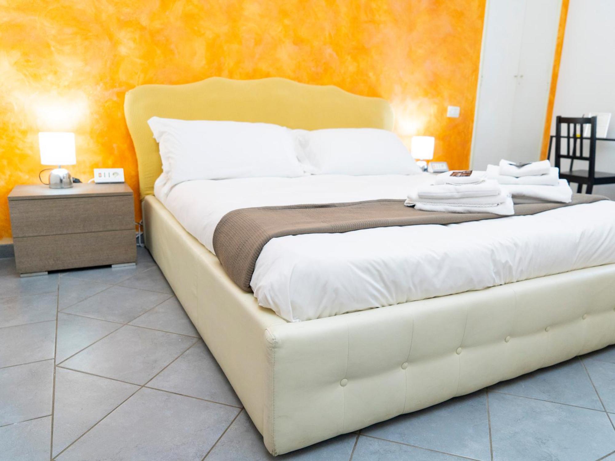 Bed & Breakfast Salotto Piramide Rome